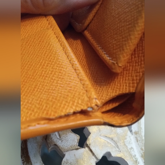 Sale ~ Louis Vuitton Epi Bifold Wallet, 🧡 Orange - 100% Authentic - Picture 9 of 12